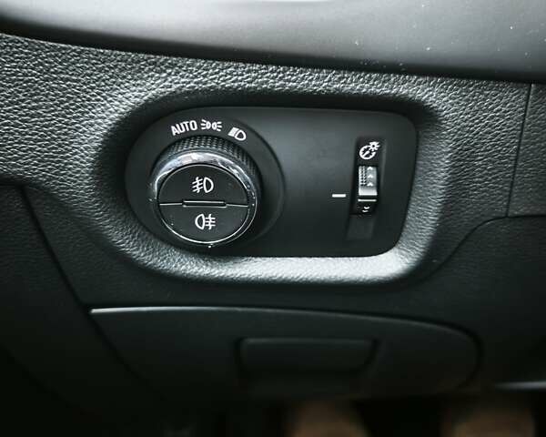 Серый Опель Астра, объемом двигателя 1.6 л и пробегом 258 тыс. км за 11200 $, фото 5 на Automoto.ua