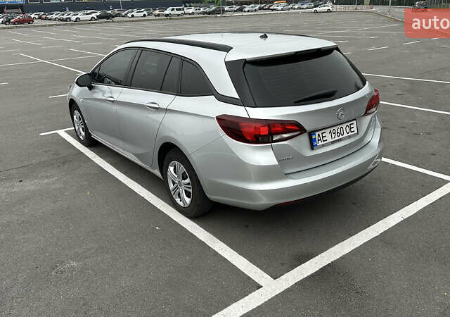 Серый Опель Астра, объемом двигателя 1.6 л и пробегом 152 тыс. км за 8999 $, фото 3 на Automoto.ua