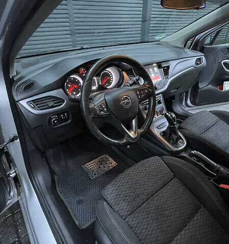 Серый Опель Астра, объемом двигателя 1.6 л и пробегом 185 тыс. км за 10800 $, фото 13 на Automoto.ua