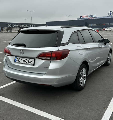Серый Опель Астра, объемом двигателя 1.6 л и пробегом 152 тыс. км за 8999 $, фото 4 на Automoto.ua