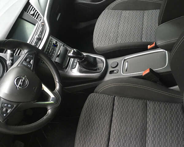 Сірий Опель Астра, об'ємом двигуна 1.6 л та пробігом 242 тис. км за 9999 $, фото 6 на Automoto.ua