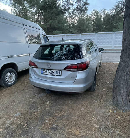 Серый Опель Астра, объемом двигателя 1.6 л и пробегом 185 тыс. км за 10800 $, фото 7 на Automoto.ua