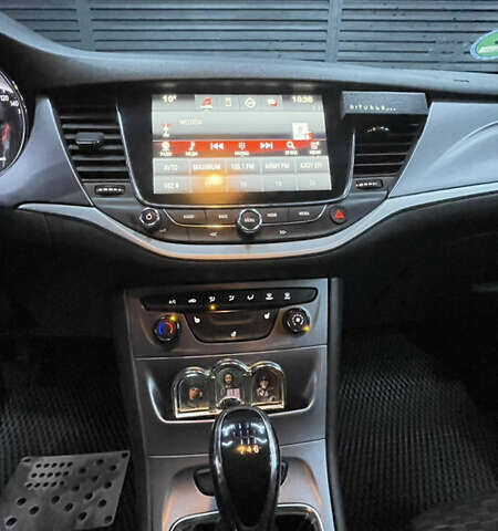 Серый Опель Астра, объемом двигателя 1.6 л и пробегом 185 тыс. км за 10800 $, фото 9 на Automoto.ua