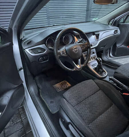 Серый Опель Астра, объемом двигателя 1.6 л и пробегом 185 тыс. км за 10800 $, фото 14 на Automoto.ua