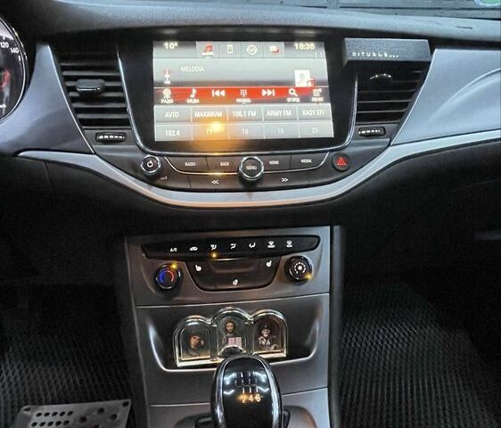 Серый Опель Астра, объемом двигателя 1.6 л и пробегом 185 тыс. км за 10800 $, фото 6 на Automoto.ua