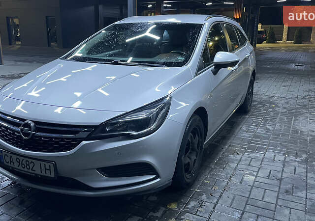 Серый Опель Астра, объемом двигателя 1.6 л и пробегом 185 тыс. км за 10800 $, фото 26 на Automoto.ua