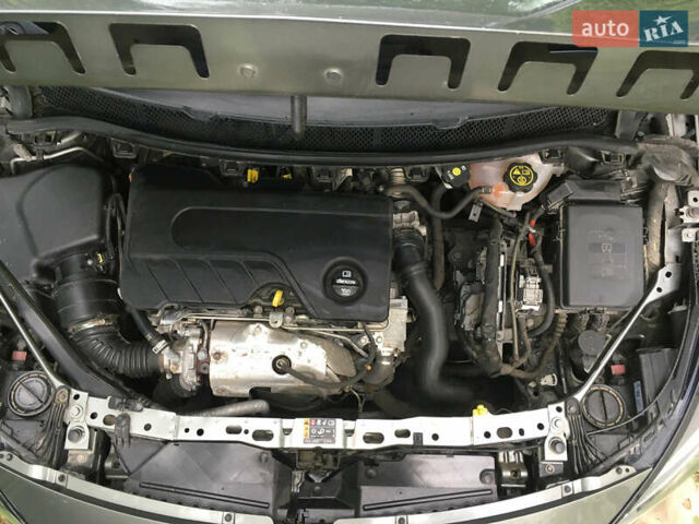 Сірий Опель Астра, об'ємом двигуна 1.6 л та пробігом 242 тис. км за 9999 $, фото 11 на Automoto.ua