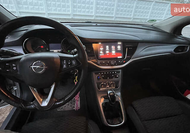 Серый Опель Астра, объемом двигателя 1.6 л и пробегом 185 тыс. км за 10800 $, фото 4 на Automoto.ua