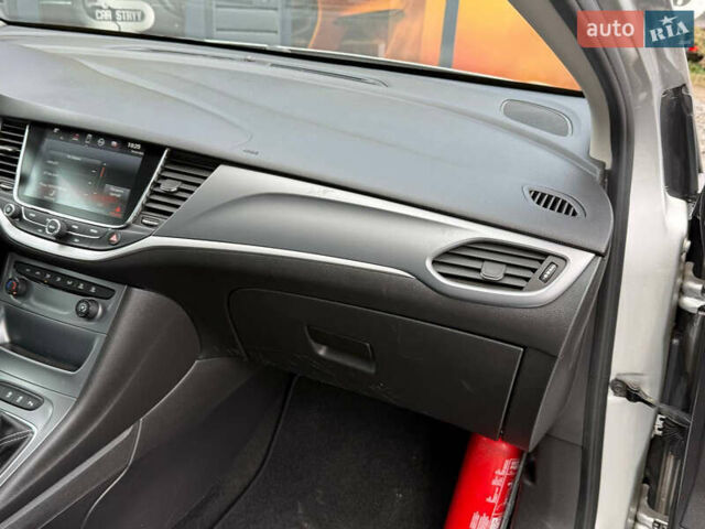 Серый Опель Астра, объемом двигателя 1.6 л и пробегом 250 тыс. км за 9500 $, фото 33 на Automoto.ua