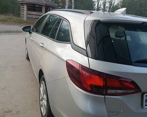 Серый Опель Астра, объемом двигателя 1.6 л и пробегом 256 тыс. км за 11999 $, фото 9 на Automoto.ua