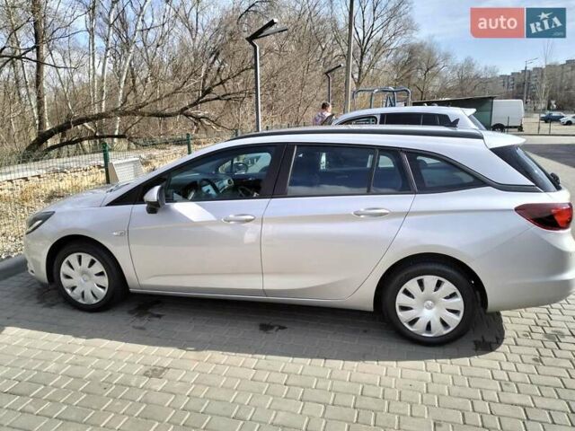 Серый Опель Астра, объемом двигателя 1.6 л и пробегом 336 тыс. км за 10000 $, фото 1 на Automoto.ua