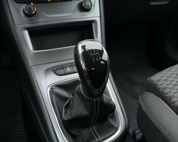 Серый Опель Астра, объемом двигателя 1.6 л и пробегом 209 тыс. км за 10999 $, фото 42 на Automoto.ua