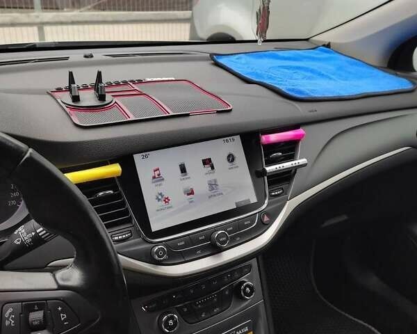 Серый Опель Астра, объемом двигателя 1.6 л и пробегом 261 тыс. км за 12300 $, фото 2 на Automoto.ua