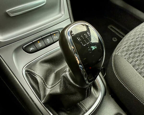 Серый Опель Астра, объемом двигателя 1.6 л и пробегом 136 тыс. км за 11800 $, фото 32 на Automoto.ua