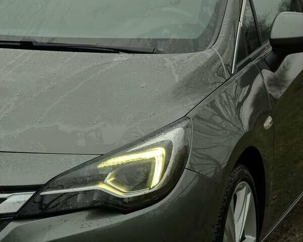 Серый Опель Астра, объемом двигателя 1.6 л и пробегом 192 тыс. км за 12100 $, фото 5 на Automoto.ua