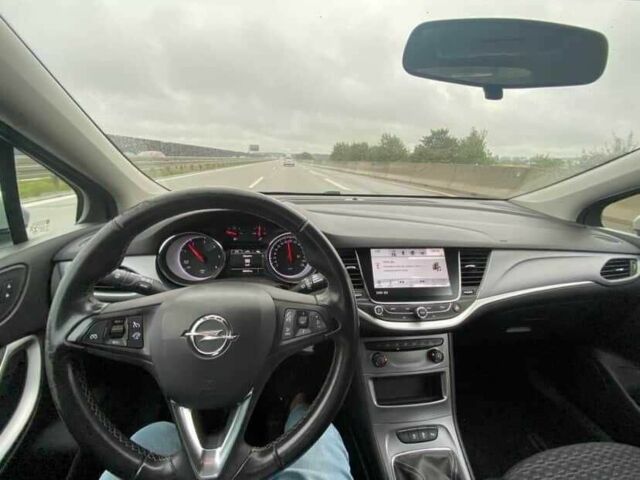 Серый Опель Астра, объемом двигателя 1.6 л и пробегом 168 тыс. км за 9600 $, фото 1 на Automoto.ua