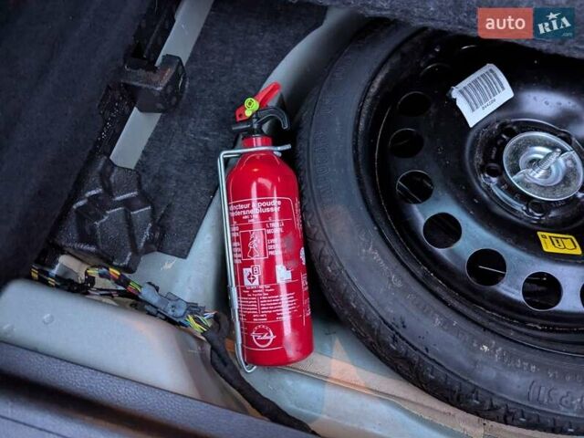 Серый Опель Астра, объемом двигателя 1.6 л и пробегом 192 тыс. км за 12100 $, фото 69 на Automoto.ua