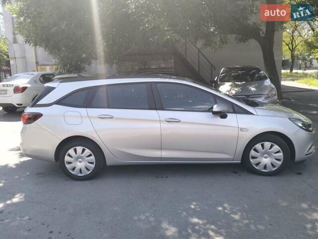 Серый Опель Астра, объемом двигателя 1.6 л и пробегом 336 тыс. км за 10000 $, фото 2 на Automoto.ua