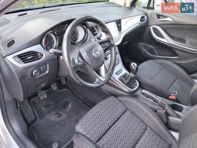 Серый Опель Астра, объемом двигателя 1.6 л и пробегом 336 тыс. км за 10000 $, фото 15 на Automoto.ua