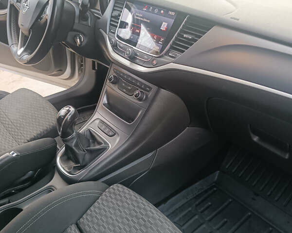 Серый Опель Астра, объемом двигателя 1.6 л и пробегом 256 тыс. км за 11999 $, фото 24 на Automoto.ua