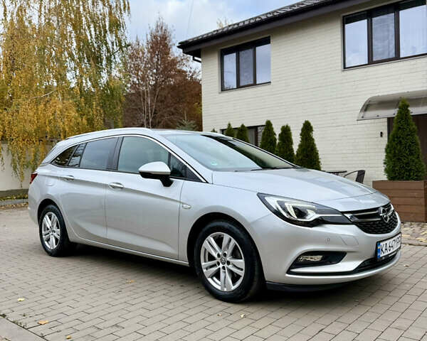 Серый Опель Астра, объемом двигателя 1.6 л и пробегом 136 тыс. км за 11800 $, фото 3 на Automoto.ua