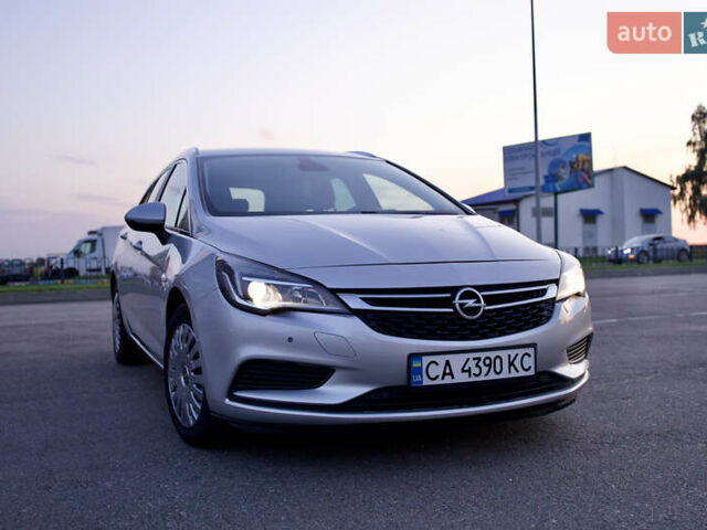 Сірий Опель Астра, об'ємом двигуна 1.6 л та пробігом 246 тис. км за 8500 $, фото 2 на Automoto.ua