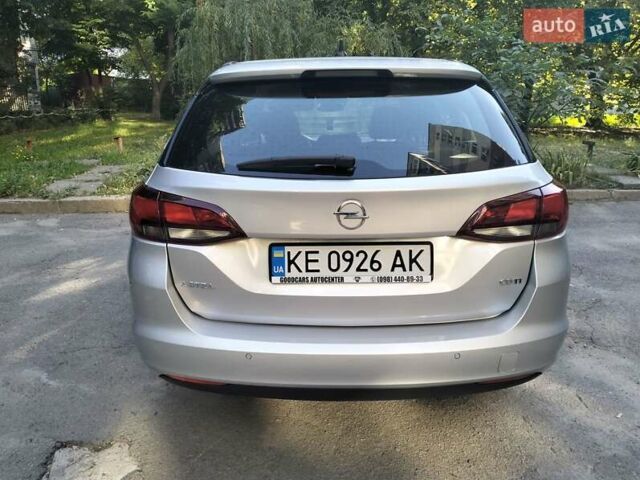 Серый Опель Астра, объемом двигателя 1.6 л и пробегом 336 тыс. км за 10000 $, фото 5 на Automoto.ua