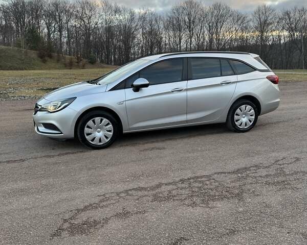 Серый Опель Астра, объемом двигателя 1.62 л и пробегом 146 тыс. км за 8400 $, фото 8 на Automoto.ua