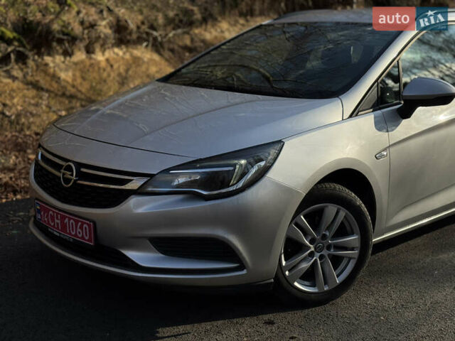 Серый Опель Астра, объемом двигателя 1.6 л и пробегом 167 тыс. км за 11200 $, фото 6 на Automoto.ua