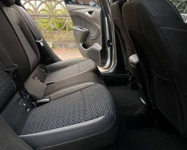 Серый Опель Астра, объемом двигателя 1.5 л и пробегом 115 тыс. км за 12599 $, фото 31 на Automoto.ua