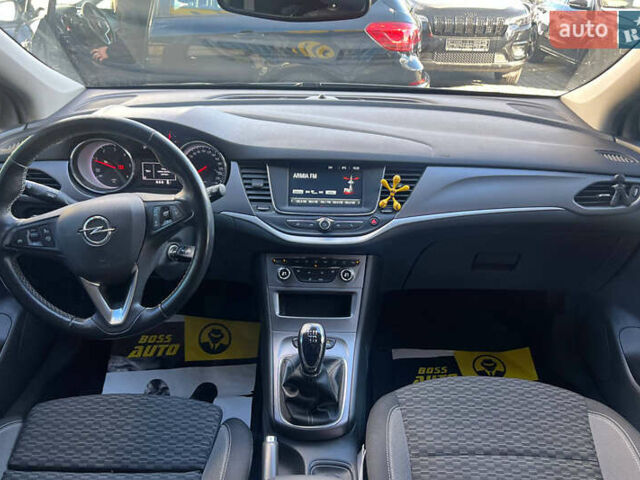 Серый Опель Астра, объемом двигателя 1.5 л и пробегом 110 тыс. км за 13000 $, фото 11 на Automoto.ua