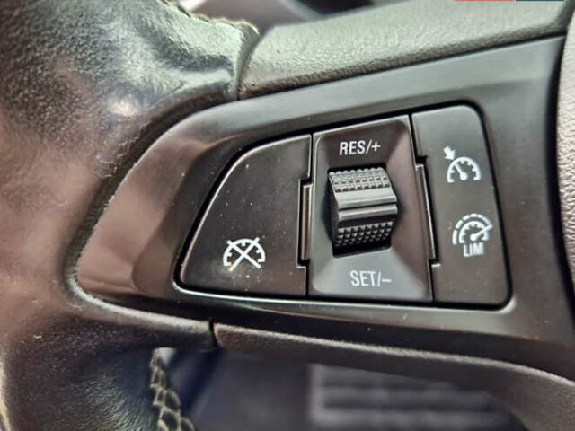 Серый Опель Астра, объемом двигателя 1.5 л и пробегом 270 тыс. км за 9999 $, фото 25 на Automoto.ua