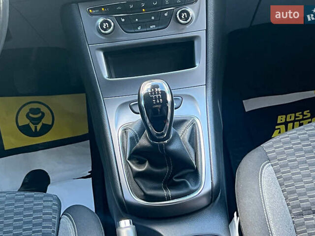 Серый Опель Астра, объемом двигателя 1.5 л и пробегом 110 тыс. км за 13000 $, фото 13 на Automoto.ua