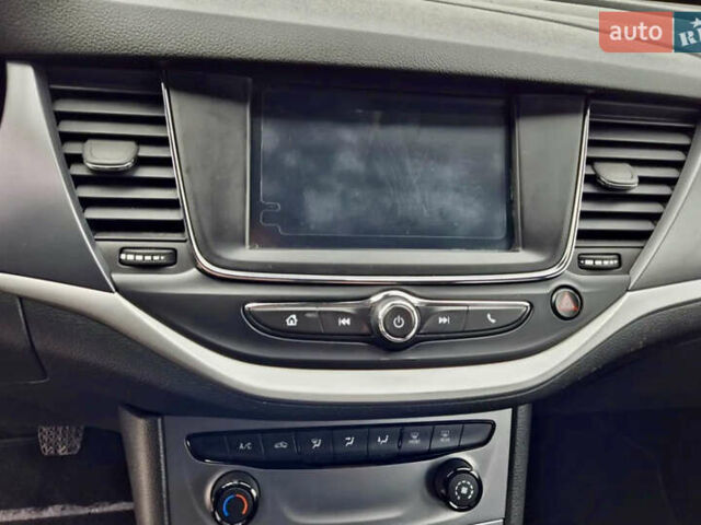 Серый Опель Астра, объемом двигателя 1.5 л и пробегом 270 тыс. км за 9999 $, фото 11 на Automoto.ua