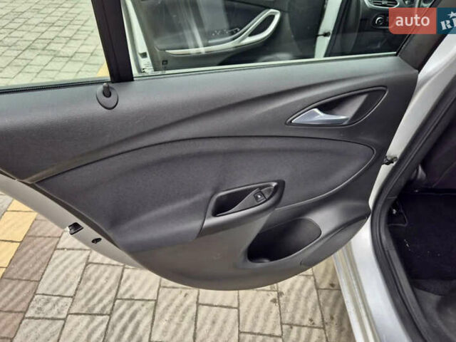 Серый Опель Астра, объемом двигателя 1.5 л и пробегом 270 тыс. км за 9999 $, фото 12 на Automoto.ua