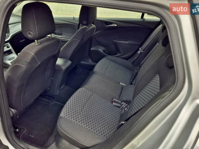 Серый Опель Астра, объемом двигателя 1.5 л и пробегом 270 тыс. км за 9999 $, фото 18 на Automoto.ua