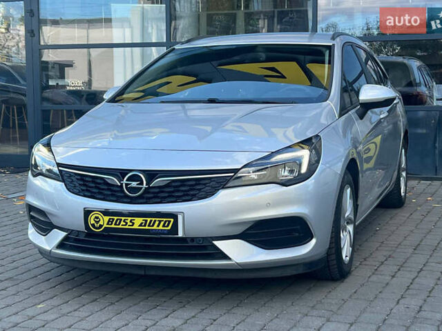 Серый Опель Астра, объемом двигателя 1.5 л и пробегом 110 тыс. км за 13000 $, фото 2 на Automoto.ua