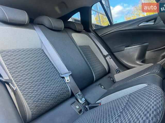 Серый Опель Астра, объемом двигателя 1.5 л и пробегом 110 тыс. км за 13000 $, фото 10 на Automoto.ua