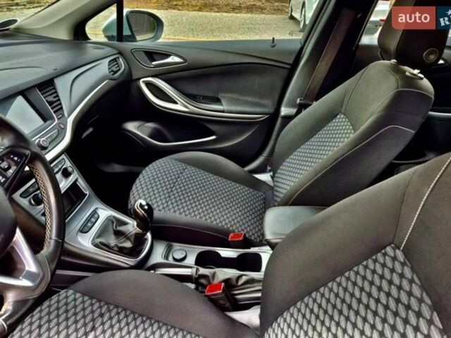 Серый Опель Астра, объемом двигателя 1.5 л и пробегом 270 тыс. км за 9999 $, фото 16 на Automoto.ua