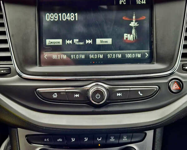 Серый Опель Астра, объемом двигателя 1.5 л и пробегом 270 тыс. км за 9999 $, фото 2 на Automoto.ua