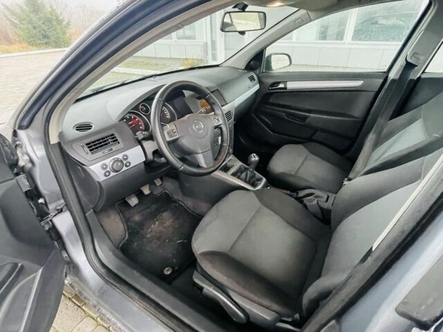 Серый Опель Астра, объемом двигателя 0 л и пробегом 205 тыс. км за 4400 $, фото 5 на Automoto.ua