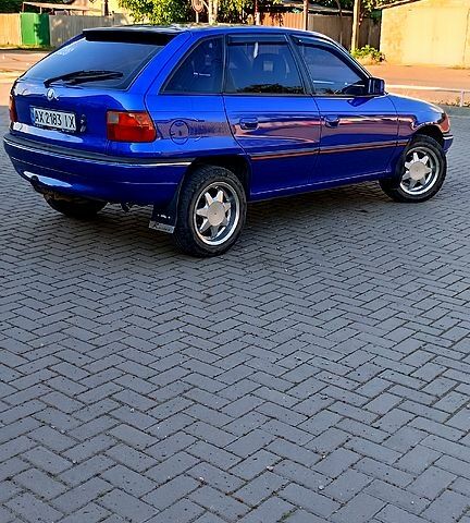 Синий Опель Астра, объемом двигателя 2 л и пробегом 350 тыс. км за 3500 $, фото 3 на Automoto.ua