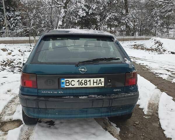 Синий Опель Астра, объемом двигателя 1.4 л и пробегом 280 тыс. км за 1100 $, фото 3 на Automoto.ua
