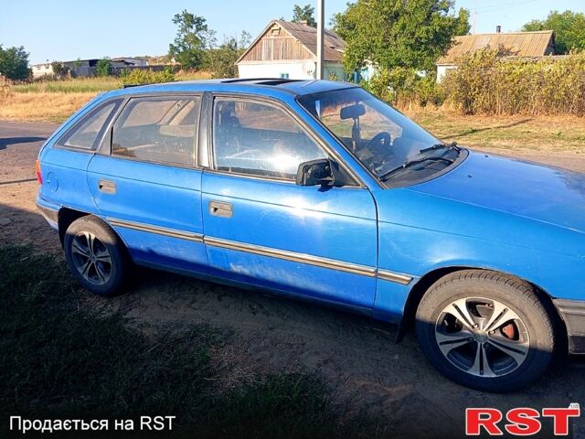 Синій Опель Астра, об'ємом двигуна 1.6 л та пробігом 120 тис. км за 950 $, фото 4 на Automoto.ua