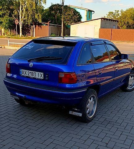 Синій Опель Астра, об'ємом двигуна 2 л та пробігом 350 тис. км за 3500 $, фото 4 на Automoto.ua