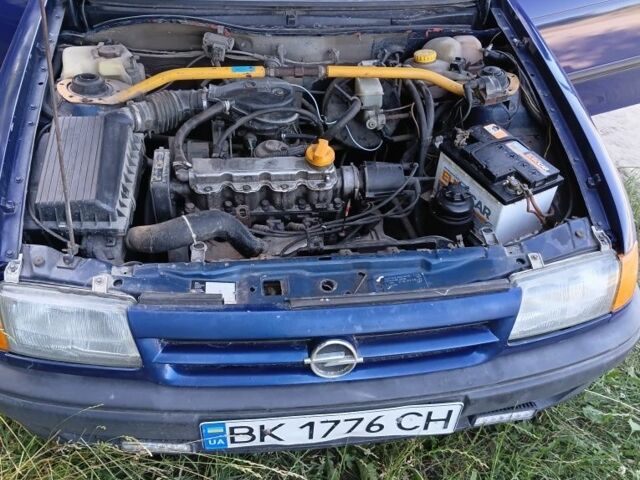 Синій Опель Астра, об'ємом двигуна 1.6 л та пробігом 1 тис. км за 872 $, фото 9 на Automoto.ua