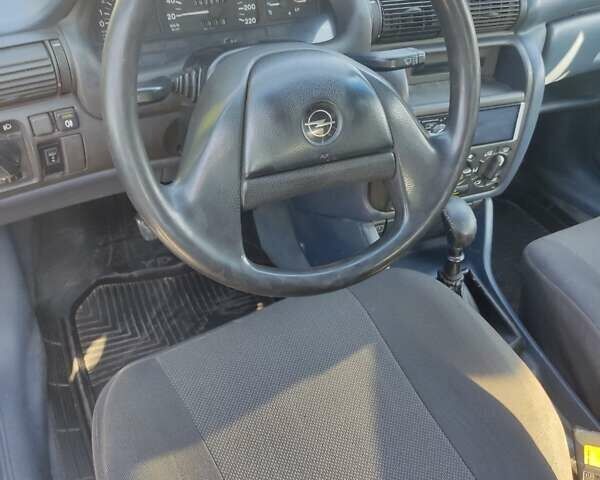 Синій Опель Астра, об'ємом двигуна 1.6 л та пробігом 390 тис. км за 2500 $, фото 6 на Automoto.ua