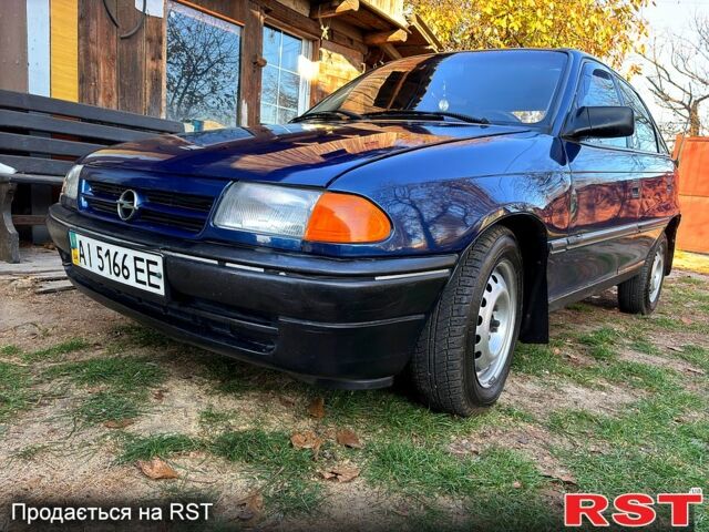 Синій Опель Астра, об'ємом двигуна 1.8 л та пробігом 396 тис. км за 1560 $, фото 3 на Automoto.ua