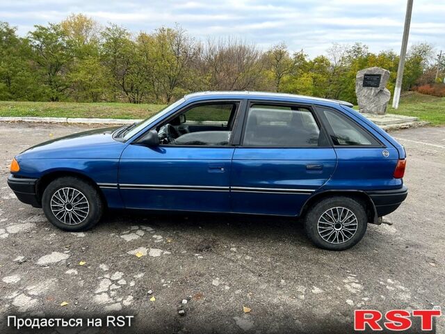 Синий Опель Астра, объемом двигателя 1.4 л и пробегом 250 тыс. км за 850 $, фото 7 на Automoto.ua