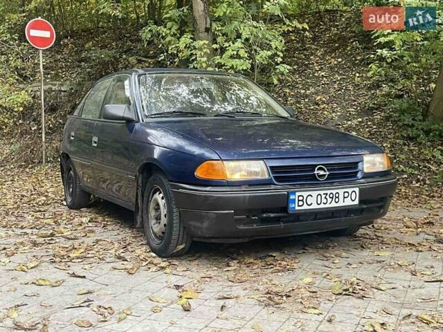 Синий Опель Астра, объемом двигателя 1.6 л и пробегом 300 тыс. км за 1500 $, фото 9 на Automoto.ua